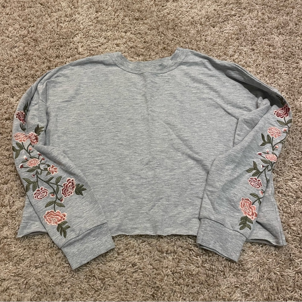 GRAY LONGSLEEVE